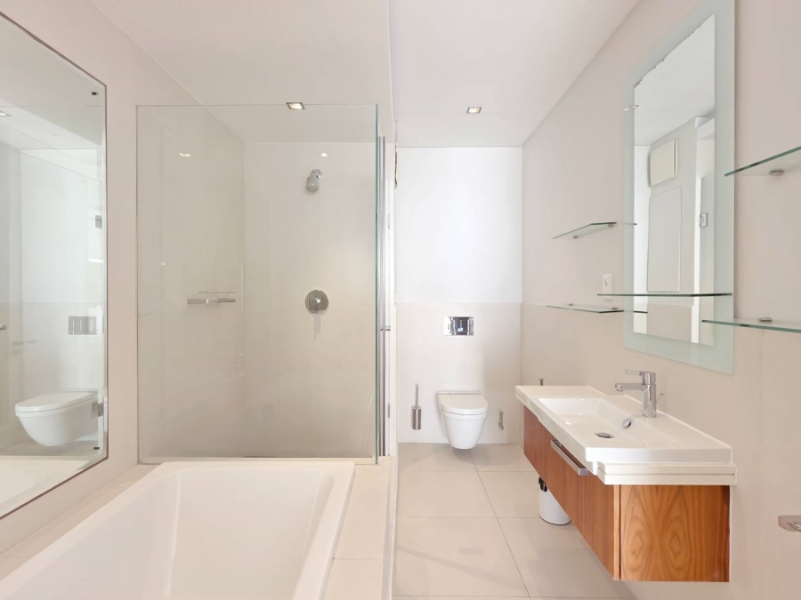 2 Bedroom Property for Sale in Sea Point Western Cape